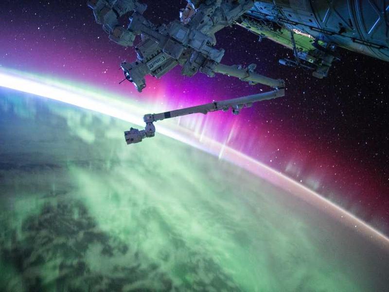 Understanding Exploring The Benefits Of Red Light Eye Therapy illustration