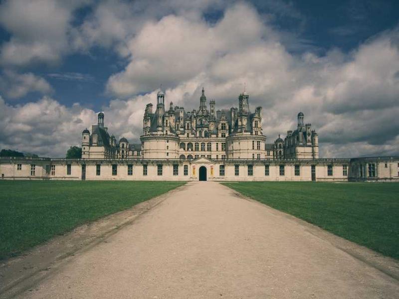 Understanding The Power Of Immersive Experiences In Modern Culture illustration