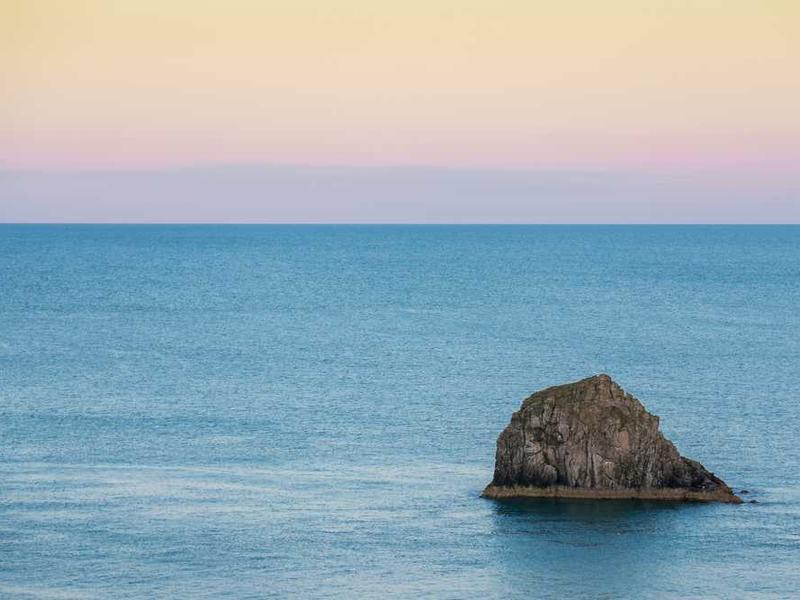 Understanding The Rise Of Romantasy In Modern Storytelling illustration